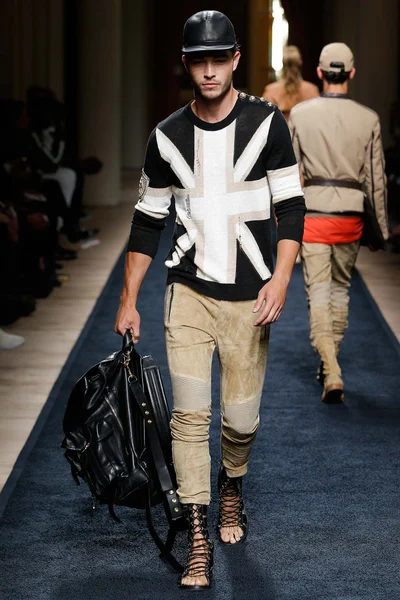 Look 24